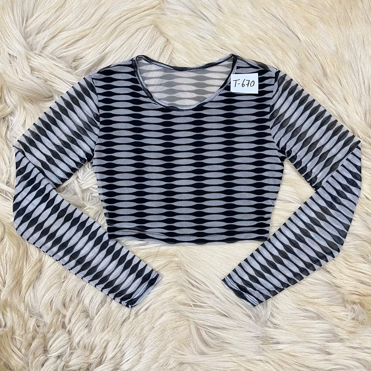 long-sleeve wavy pattern top