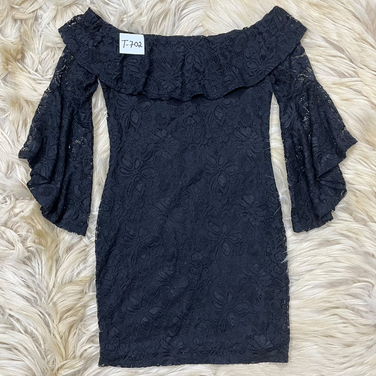 Off-shoulder Ruffle lace dress