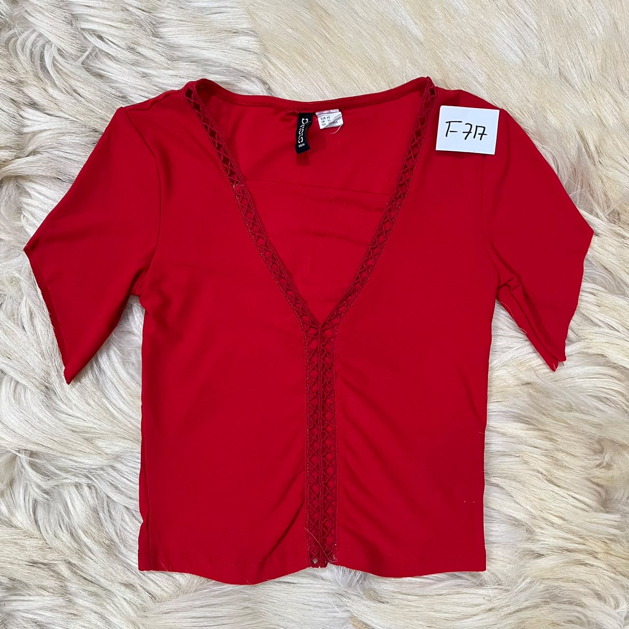 Buttoned front V-Neck cropped top