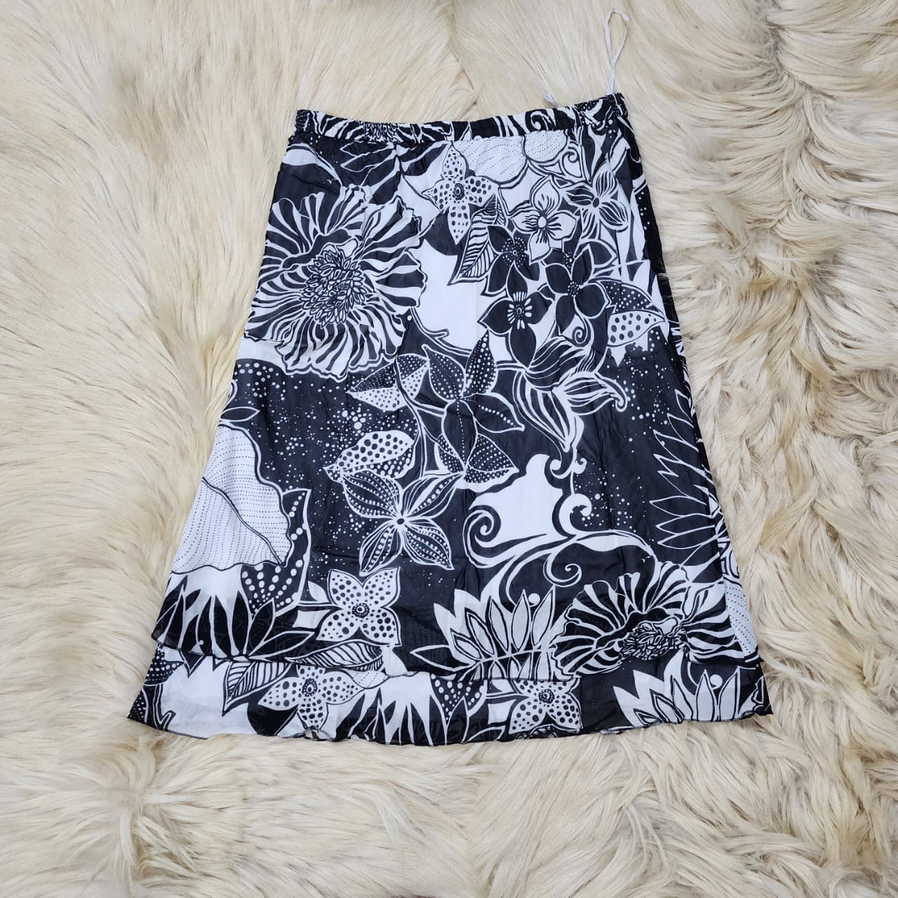 Monochromatic Skirt