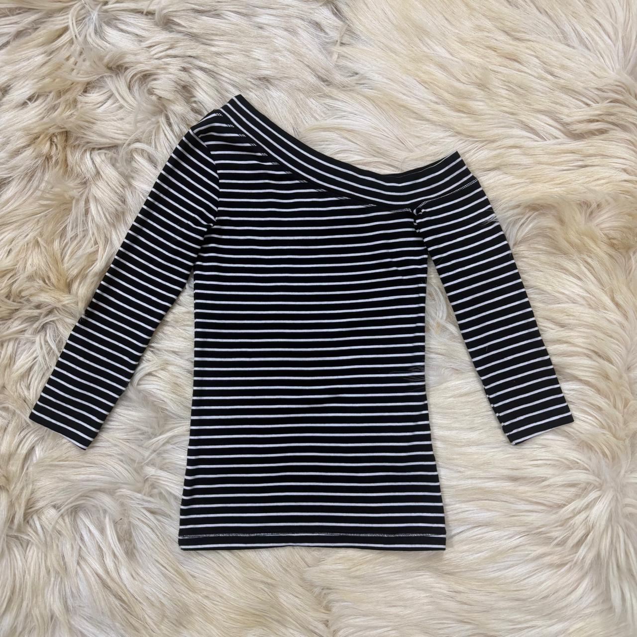 Off shoulder Strips Top
