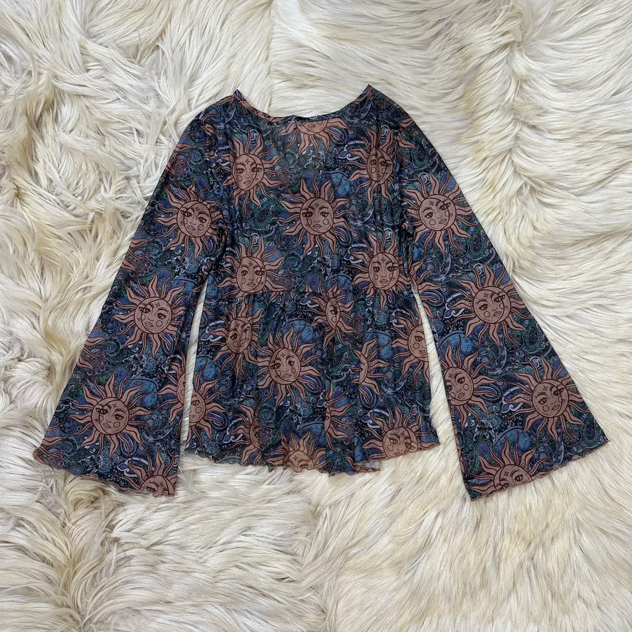 Graphic Bell Sleeves Top