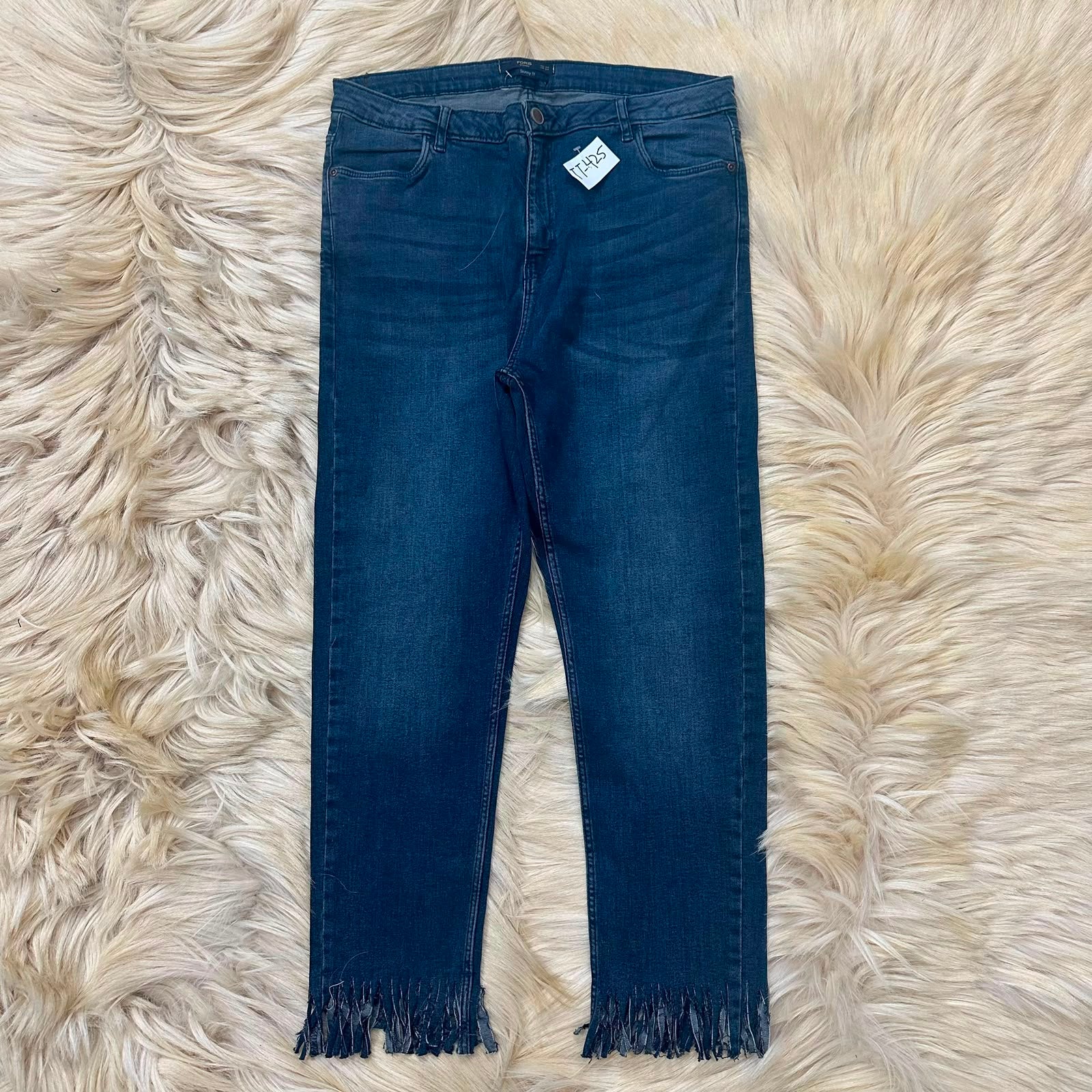 Frayed Hem Jeans