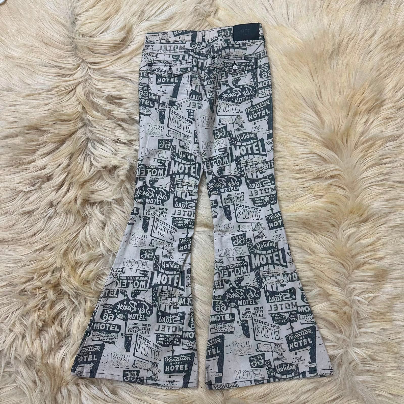 Graphic Statement Jeans