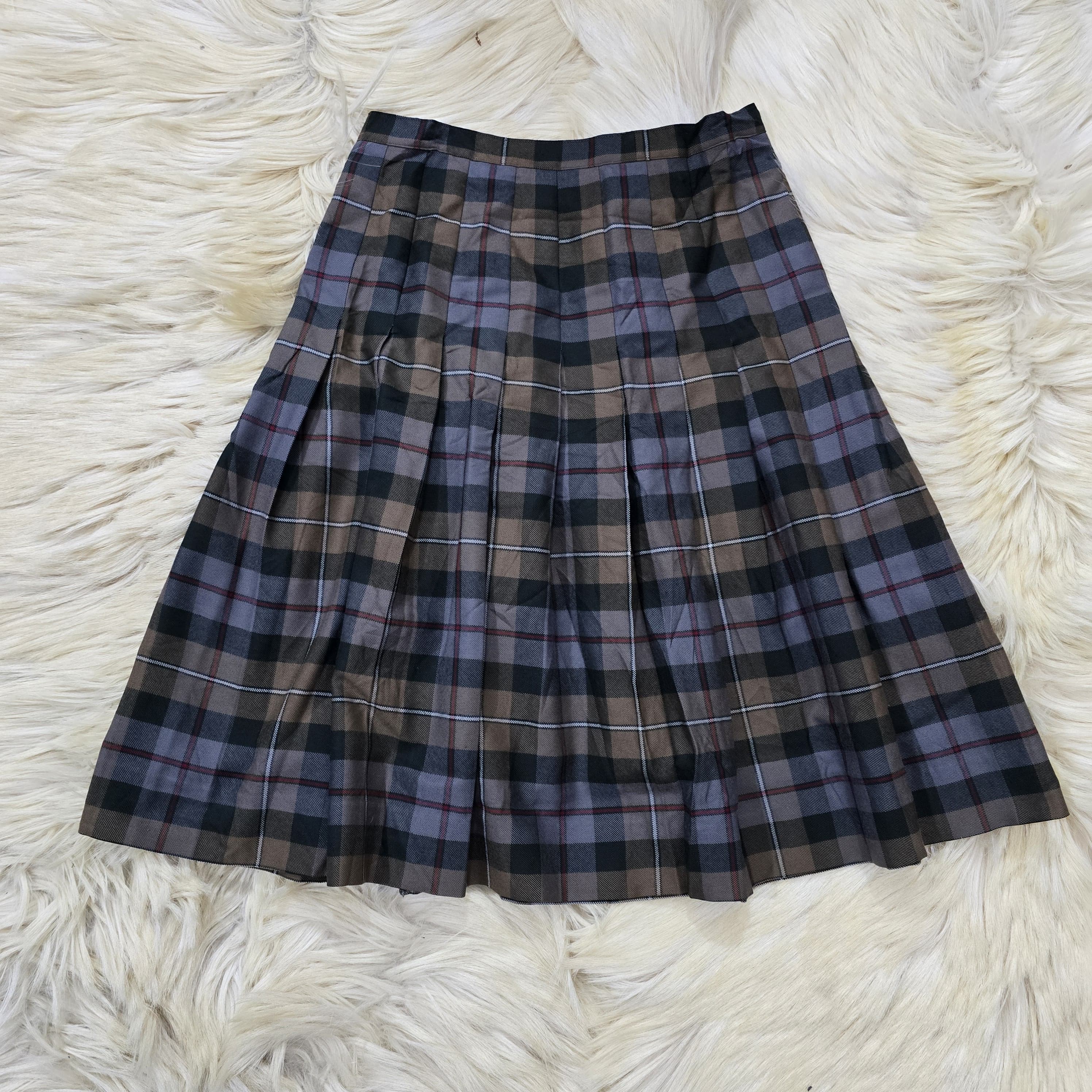 The Grey checkered Skirt